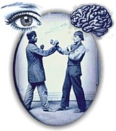 Uma foto no estilo antigo de um homem (representando um cego) em posição de luta com outro homem (representando a deficiencia cognitiva)